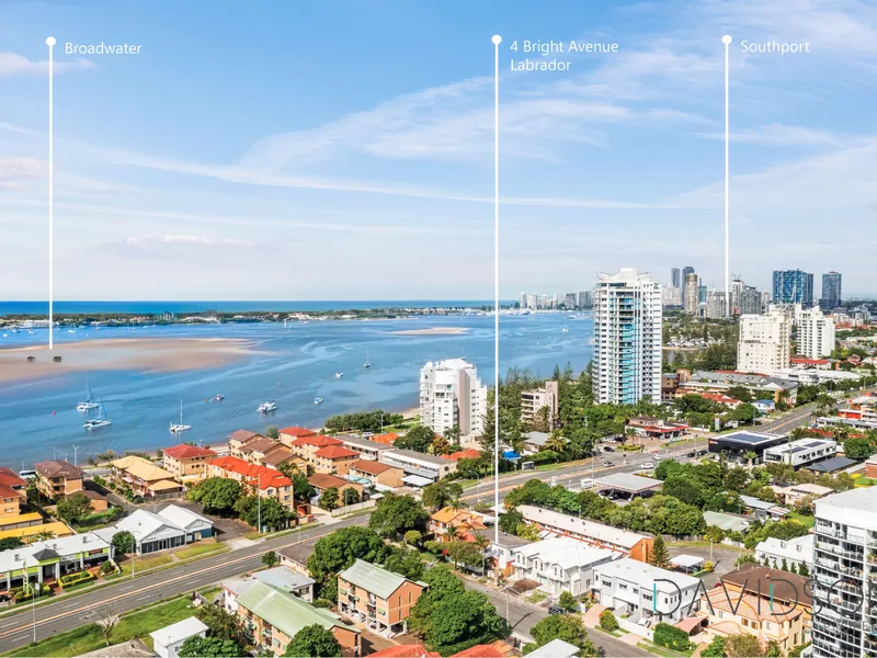 **APPLY NOW for PRE-APPROVAL** Queenslander Home within walking Distance to Broadwater!