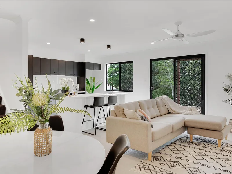 Superb 4 Bedroom Townhome with spacious 32sqm backyard!