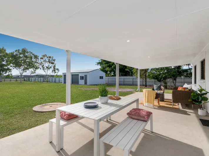 FULLY RENOVATED HOME WITH 3 BAY SHED ON 4000SQM BLOCK