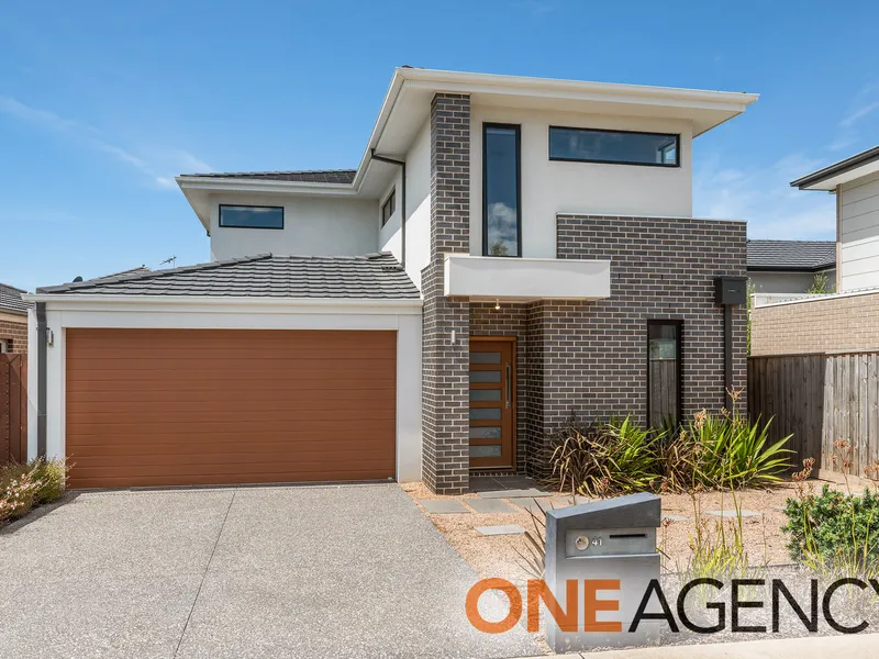 5 Bedroom 2 Master Bedroom Luxury Modern Living In HARCREST ESTATE!