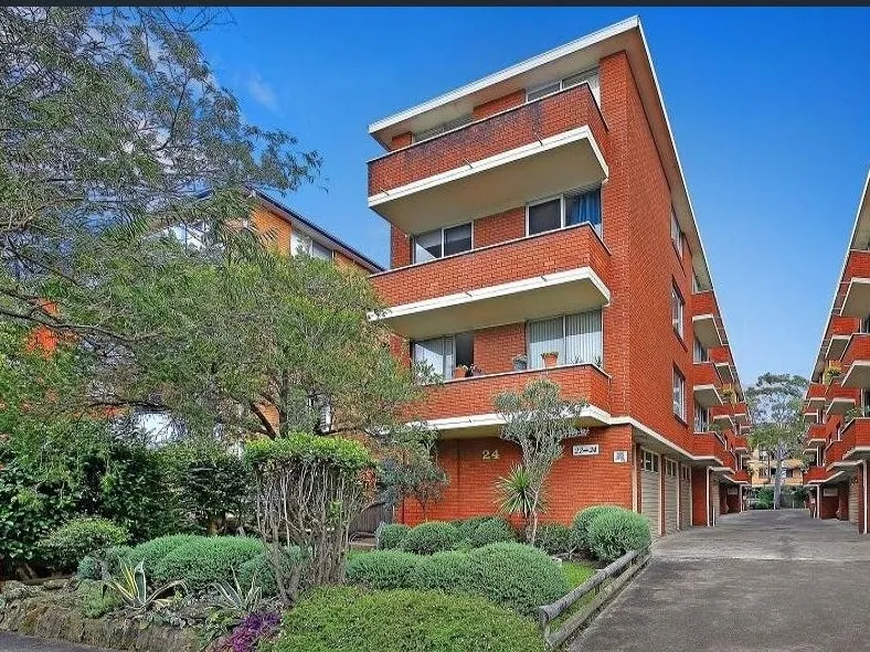 Stylishly apartment with a leafy green outlook in the heart of prized North Randwick