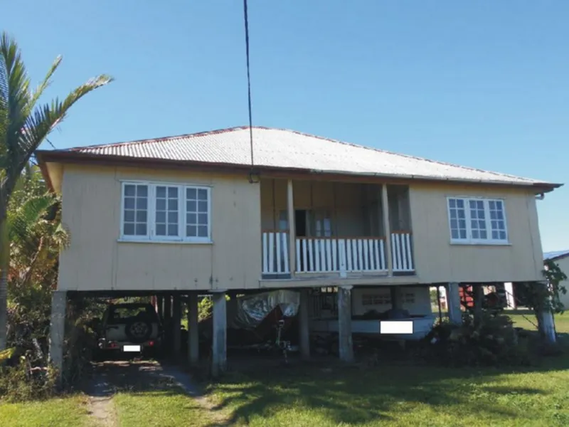 LARGE FENCED BLOCK & OUT OF KNOWN FLOOD !