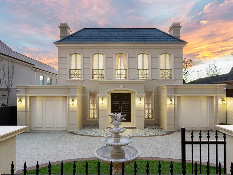 Consummate Family Luxury - Prestigiously Located
