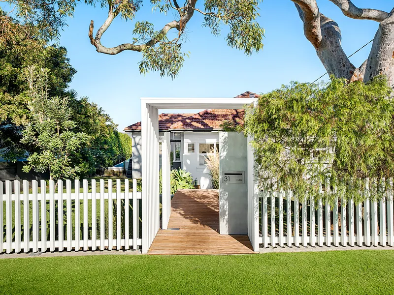 Resort style haven on 1081 sqm block + DA plans to create forever home