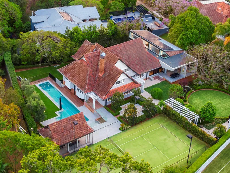 Luxury, Character And Style: A Shaun Lockyer Masterpiece On 2,499m2