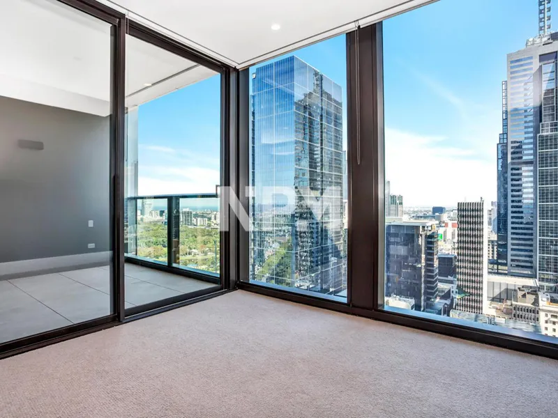 AS NEW 1 BDR + WHITE GOODS & CAR PARK