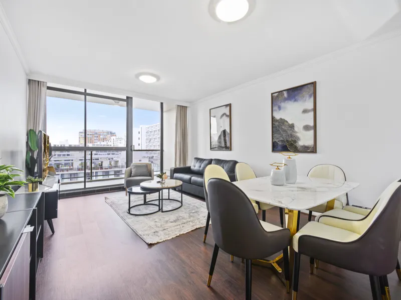 Luxury Three BEDROOM Apartment with FULLY FURNISHED