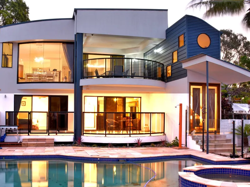 Waterfont Luxury Coastal Living