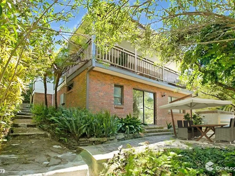 Spacious Family Home In North Avalon