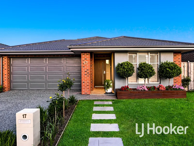 Gorgeous Near-New Family Home
