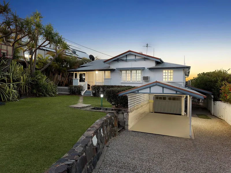 Queenslander with mountain views