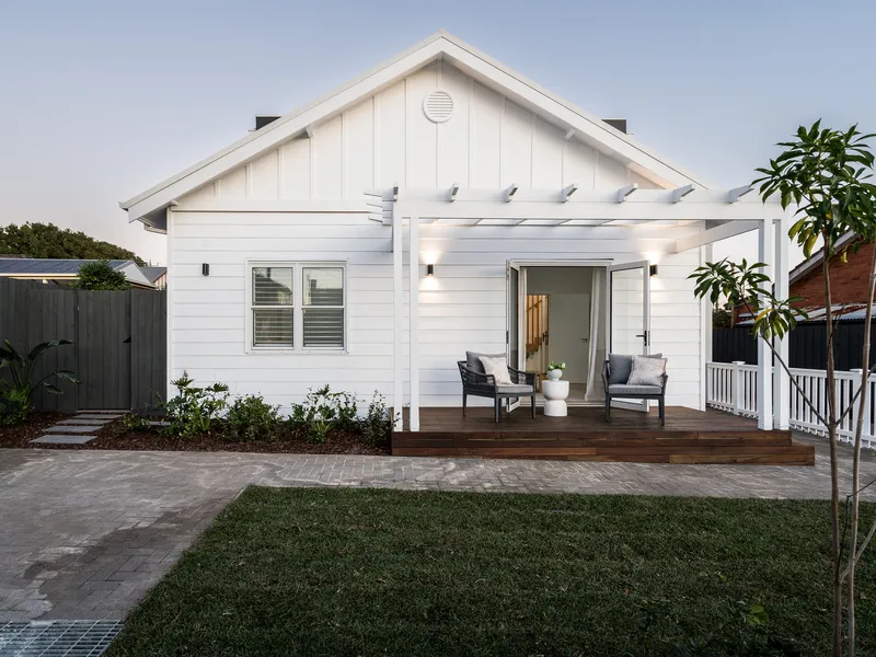 Contemporary Coastal Family Sanctuary