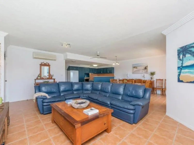 Large 3 bed, 2 Bath Waterfront Esplanade****FULLY SERVICED and FURNISHED ****Townsville Premium Properties for Medium-Term***