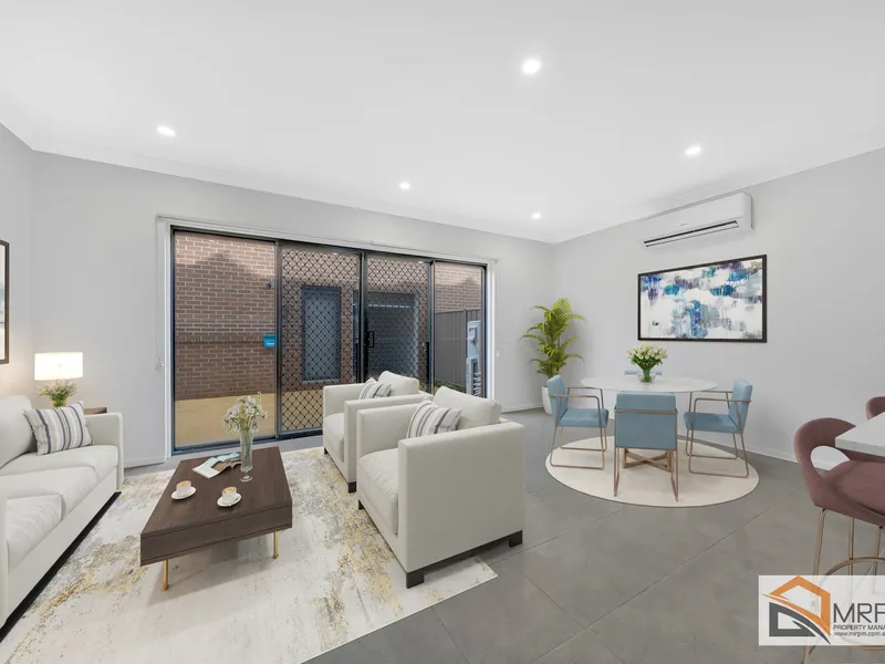 Luxurious LOW MAINTENANCE LIVING!