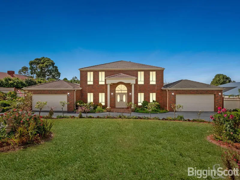 GENEROUS AND PEACEFUL FAMILY ABODE ON AN EXPANSIVE BLOCK!