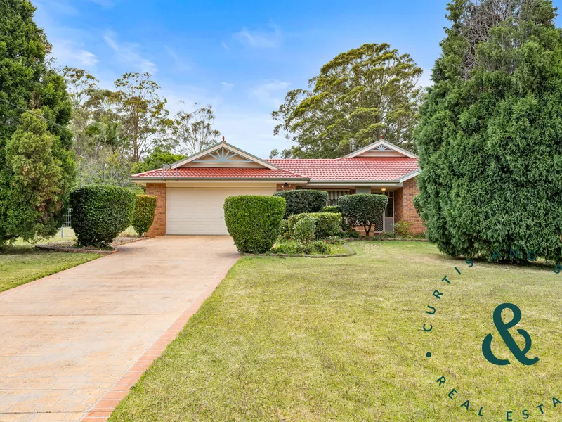 Immaculate and Spacious Family Home in Quiet Cul-de-Sac