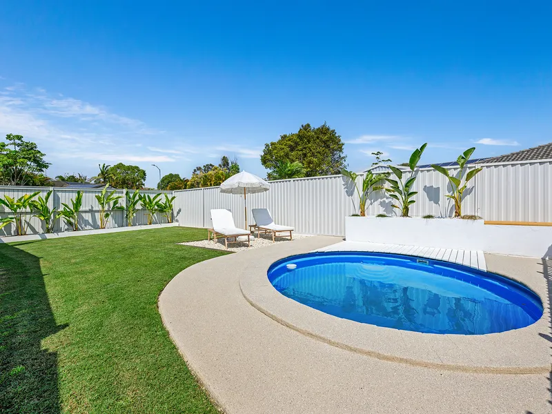 Villa Mojave - Modern and Luxe duplex, featuring two living areas and a plunge pool