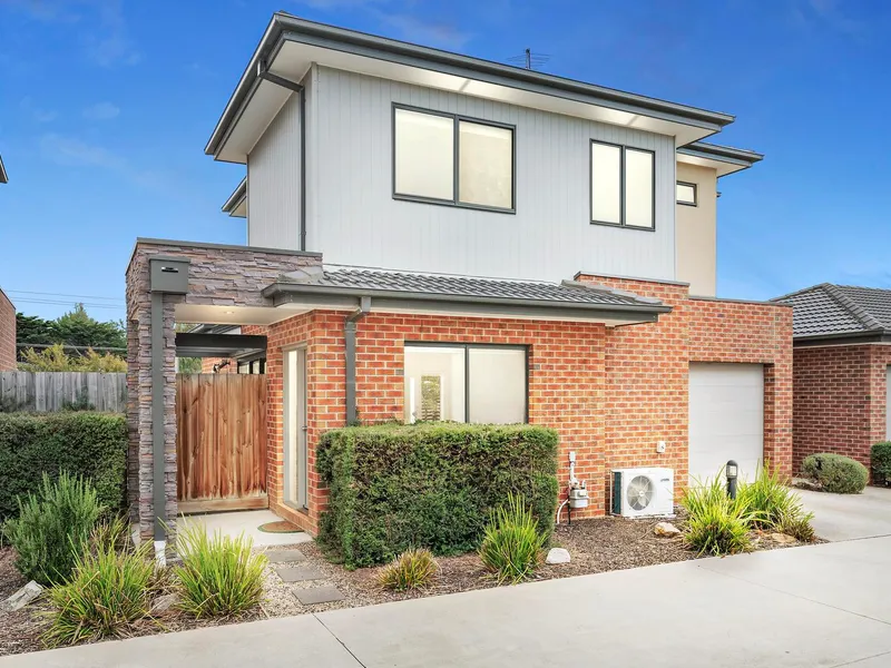 Style & convenience moments to the beach