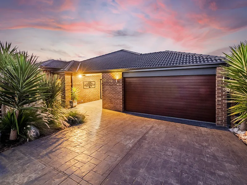 A UNIQUE LIFESTYLE BECKONS