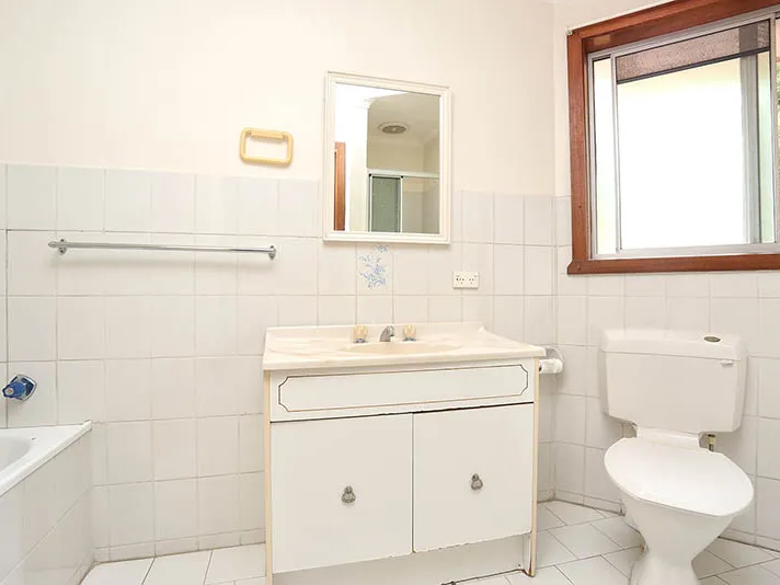 Spacious townhouse in great location!