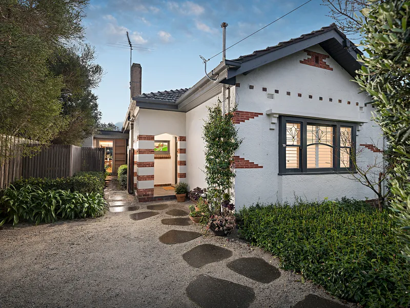 Stunning Art Deco Conversion in Unbeatable Westgarth Location