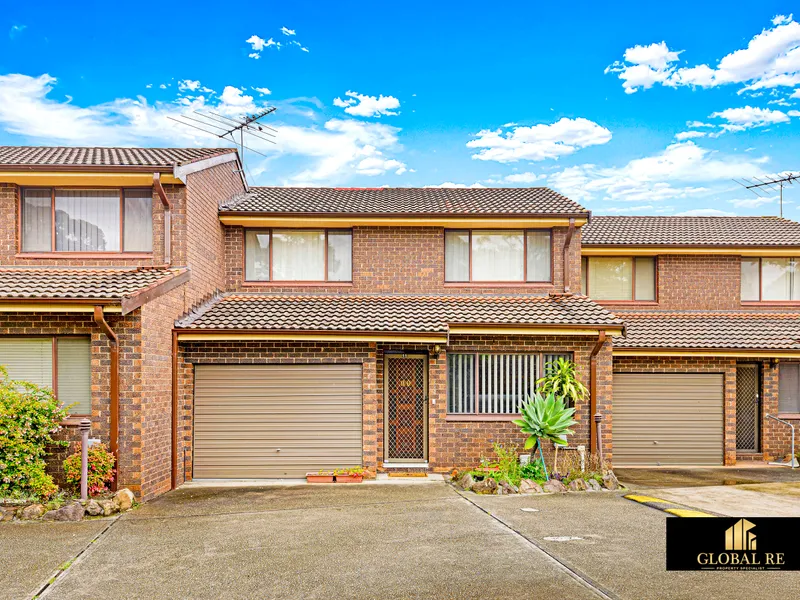 Tidy DOUBLE FULL BRICK townhouse