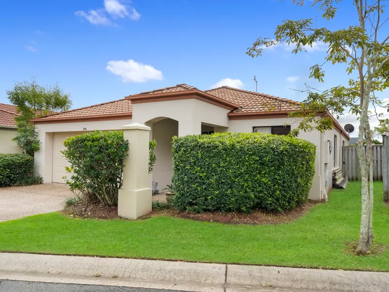 Immaculate just unpack and enjoy the resort style living