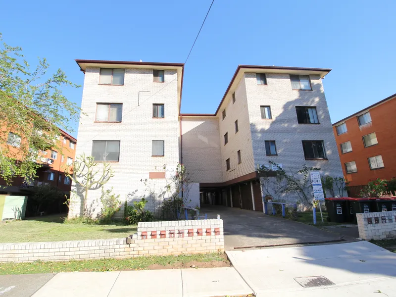 RENOVATED UNIT_CLOSED TO ALL AMENITIES!!!