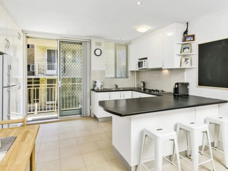 Well-presented two bedroom apartment