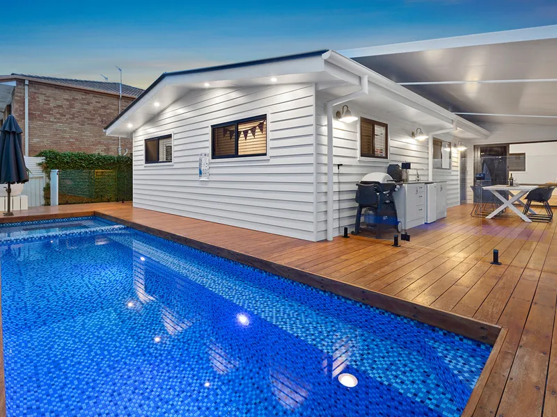 Coastal Chic Home Walking Distance To Beach