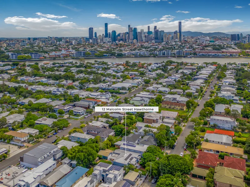 Refined Golden Age beauty in prestigious street