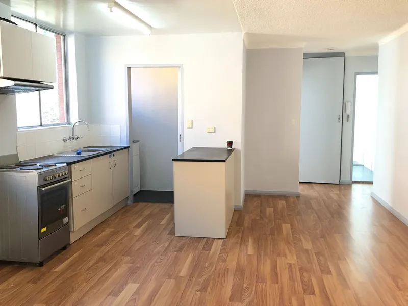 FRESHLY PAINTED & OVERSIZED 2 BEDROOM UNIT