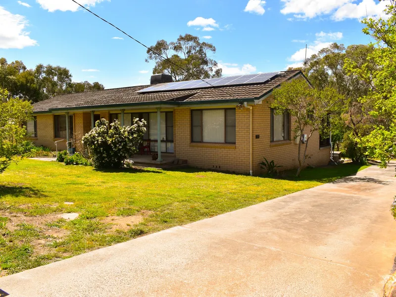 Beautiful Family Home On A Large 2883 sqm Block!