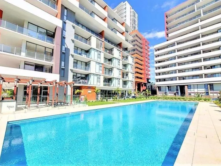 Light filled 1 bedroom apartment in 