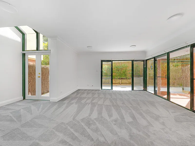 Stunning Three Bedroom Townhouse