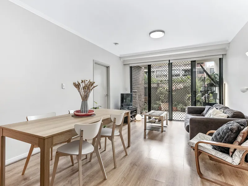 EFFORTLESS SECURITY LIVING IN THE HEART OF ASHFIELD