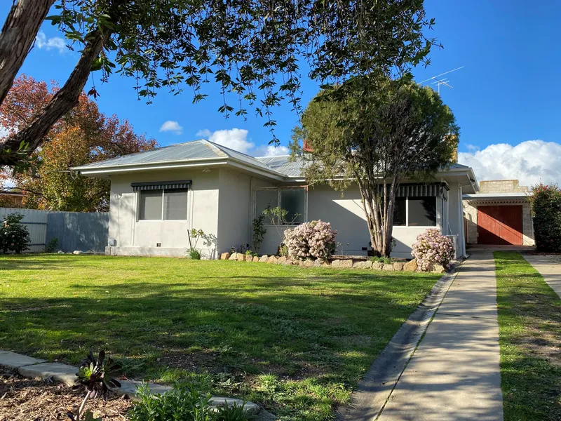 WOW!!- TWO BED + STUDY HOME 