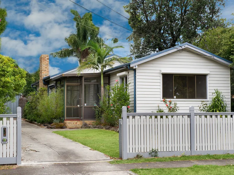 Spacious family home with bungalow