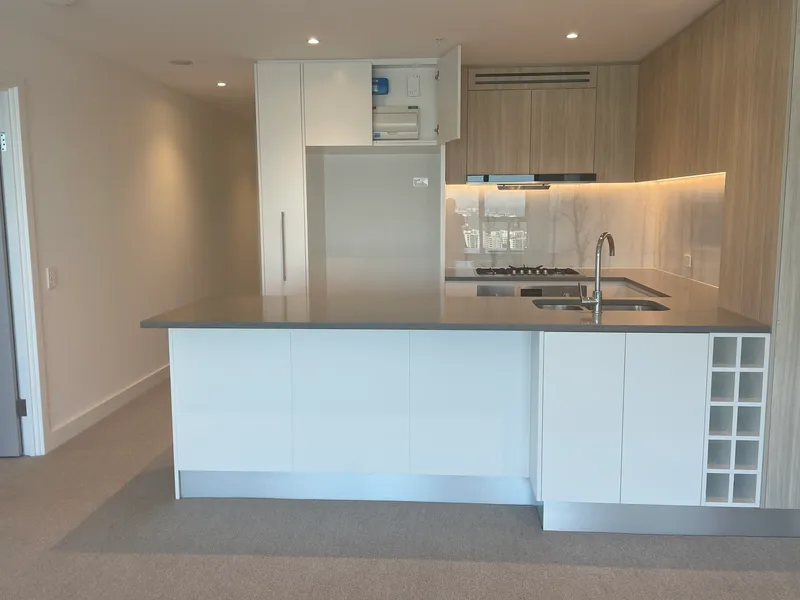 3 BEDROOMSWITH WATERVIEW , 2.5 TOILET WITH BATHTUB
