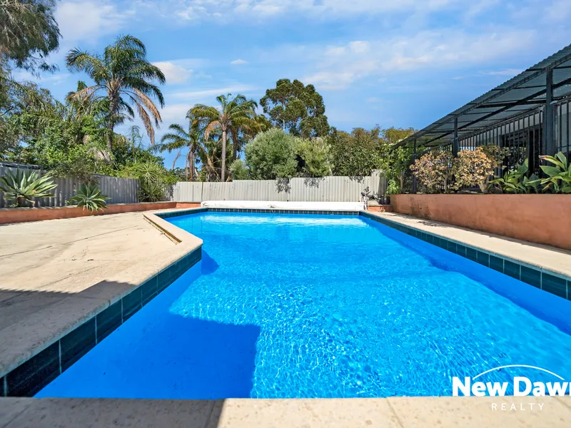 JusT Must Have A Huge POOL!!!!