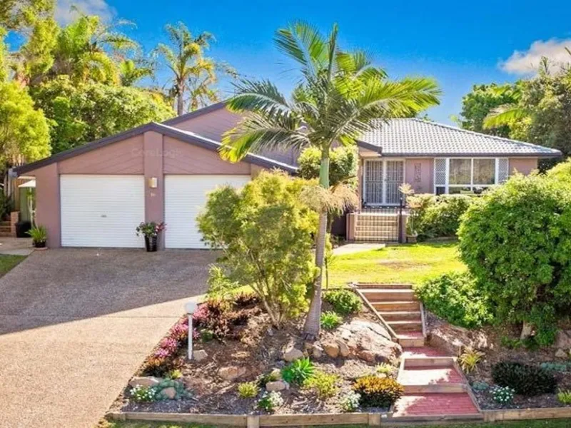 RENOVATED FAMILY HOME IN QUIET CUL-DE-SAC LOCATION