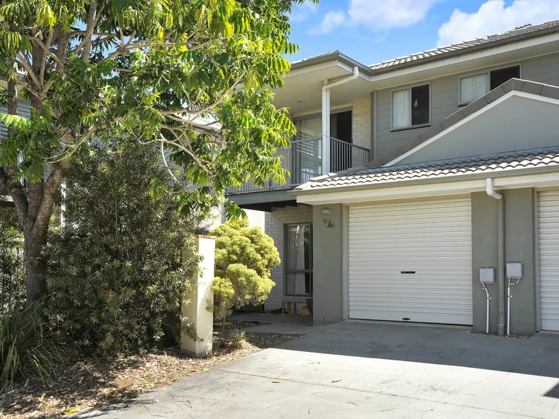 Privately accessed, fantastic 3 bedroom Townhome in Bald Hills