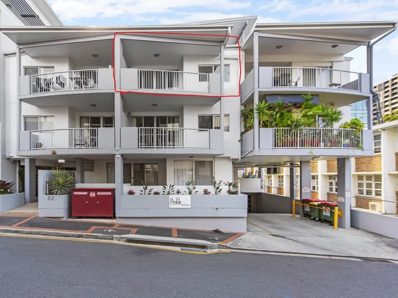 Huge Two Bedder available 25th July