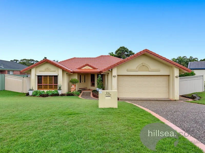 Lovely family home with Pool