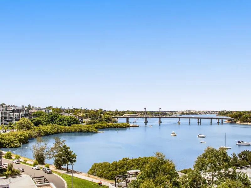 Penthouse Level With Spectacular Views