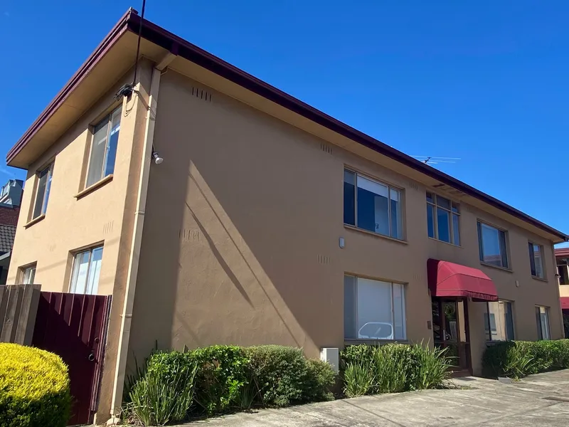 UPDATED 2 BEDROOM APARTMENT