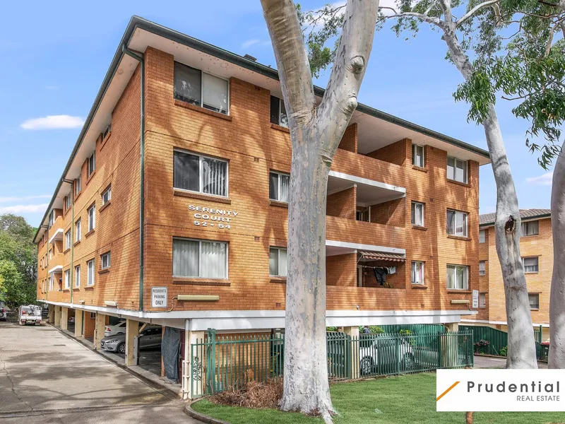 Easy-care apartment in a central yet peaceful locale