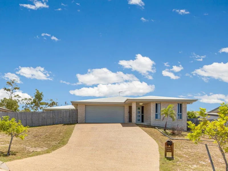 INVESTOR ALERT... OR....THE BRADY BUNCH.... UNIQUE LARGE HOME