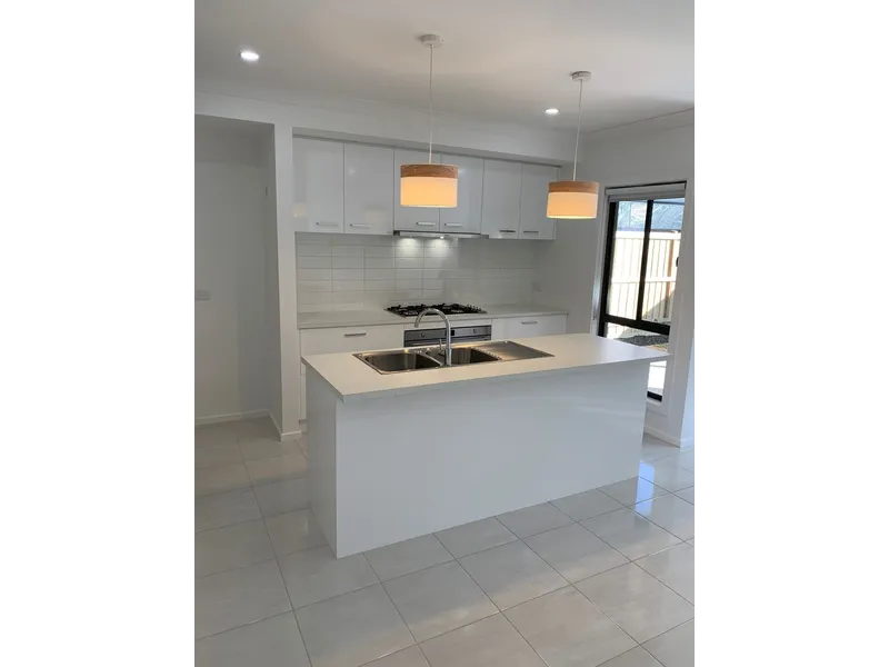 NEAR NEW UNIQUE AND STYLISH TOWN HOUSE!