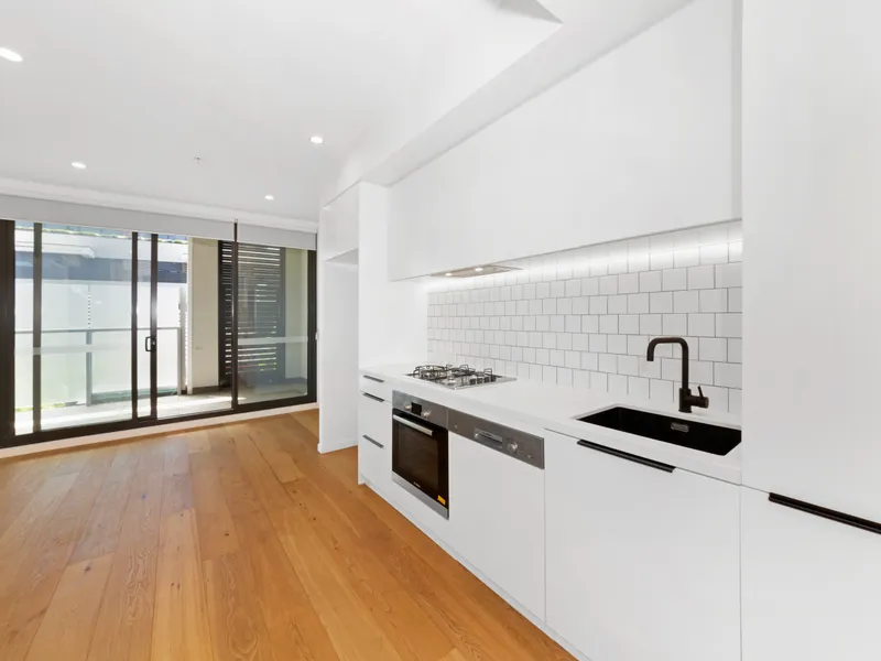 Suburban Sophistication & Style!